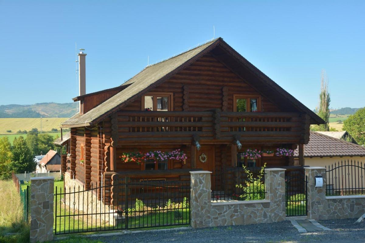 Trinity Log Cabin Wellness Resort Štrba Eksteriør bilde