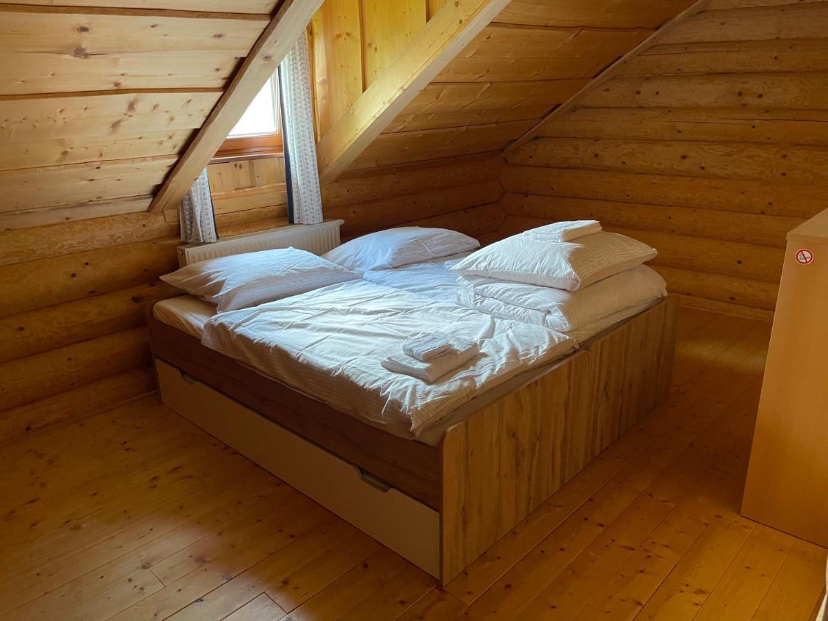 Trinity Log Cabin Wellness Resort Štrba Eksteriør bilde