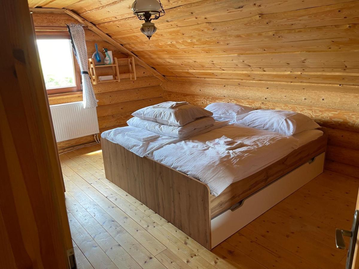 Trinity Log Cabin Wellness Resort Štrba Eksteriør bilde