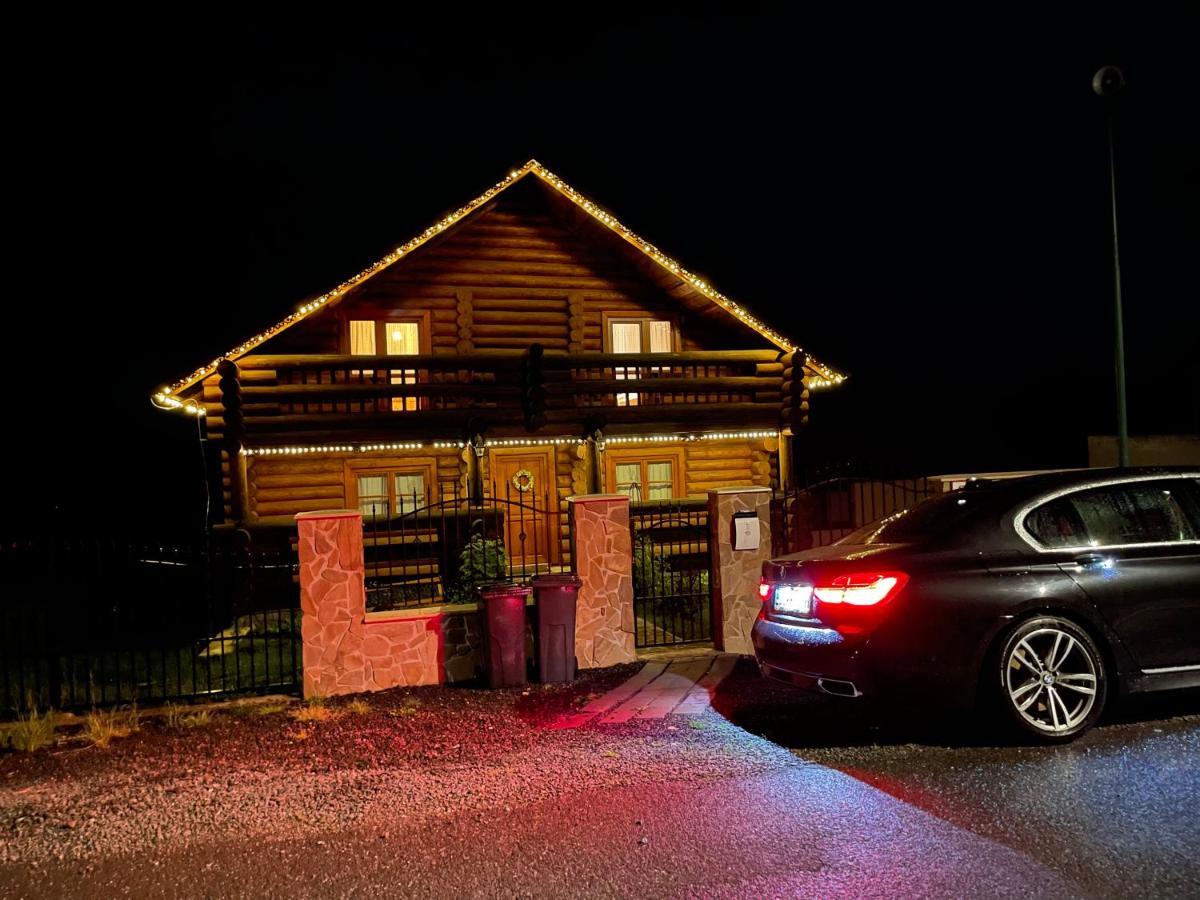 Trinity Log Cabin Wellness Resort Štrba Eksteriør bilde