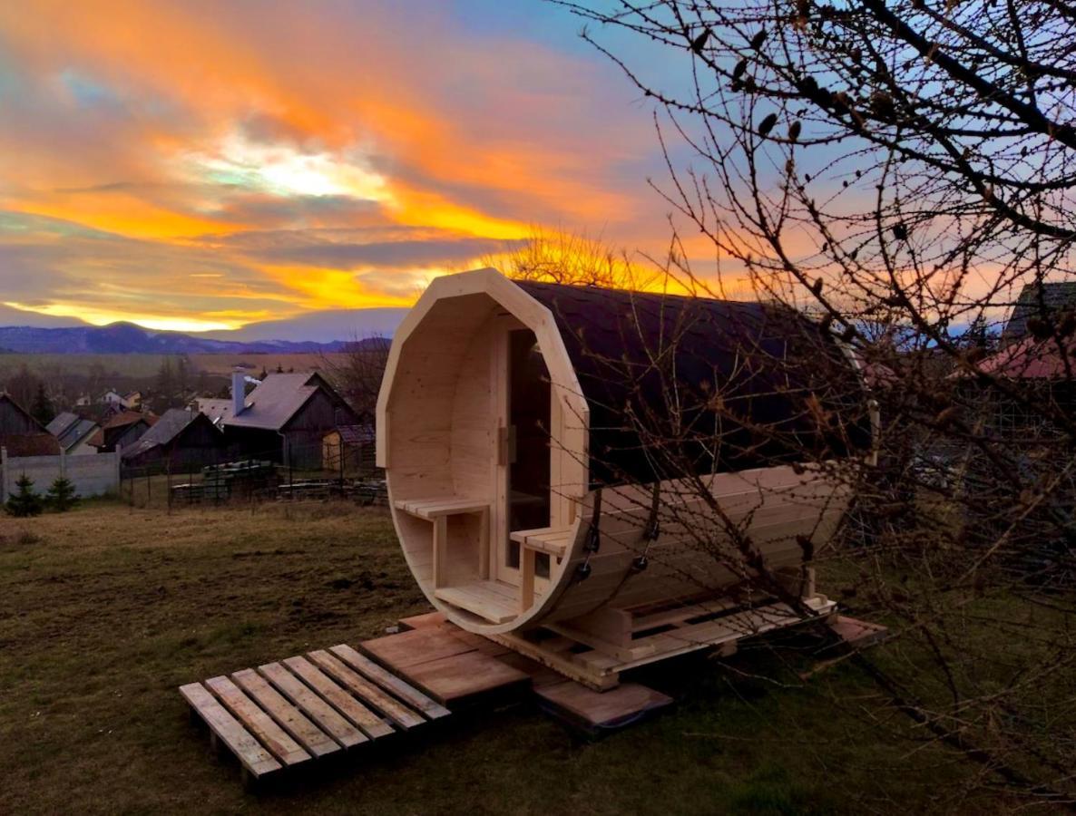 Trinity Log Cabin Wellness Resort Štrba Eksteriør bilde